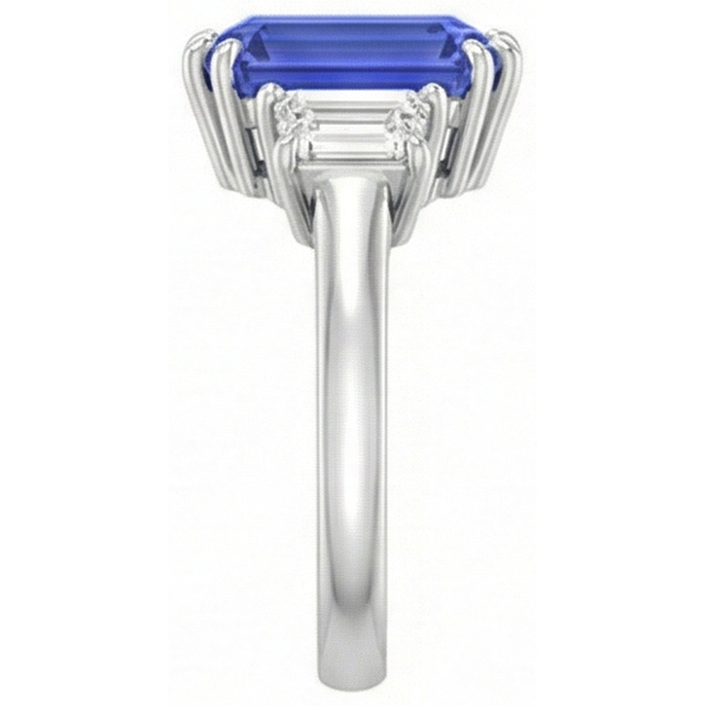Anello con 3 pietre di smeraldo e diamante trapezoidale con zaffiro di Ceylon 3 carati