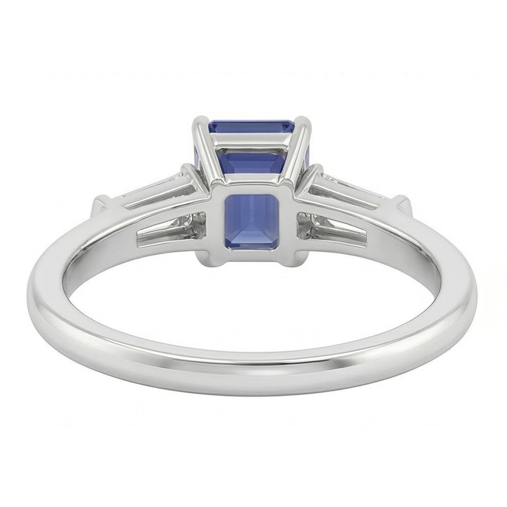 Anello con 3 pietre di smeraldo e zaffiro blu con diamanti baguette 2.25 carati