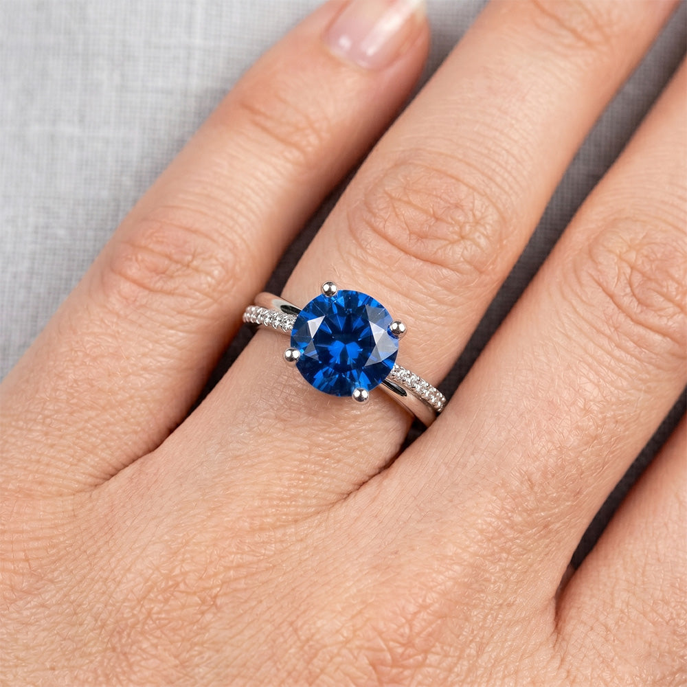 Anello con Zaffiro Blu 3,30 carati e Diamanti Naturali Autentici ( non creati in laboratorio ) in Oro Bianco 14K