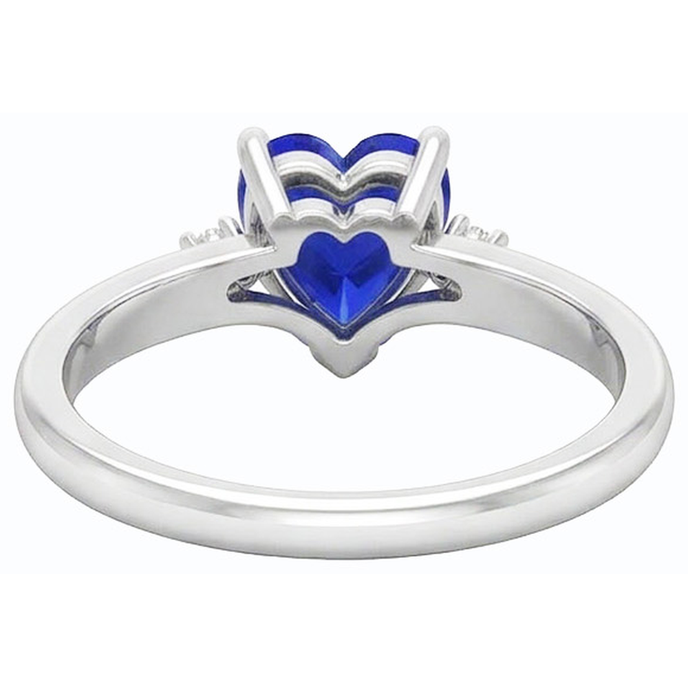 Anello con cuore 1,75 carati zaffiro blu e piccoli diamanti tondi 3 pietre in oro bianco 14K