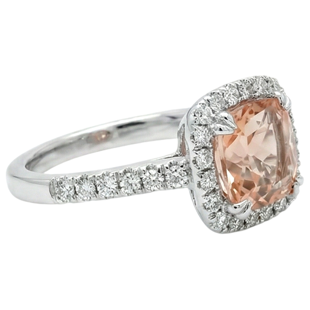 Anello con cuscino in oro bianco 14K e 11 ct con Morganite e diamanti Novità