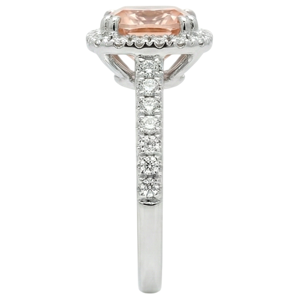 Anello con cuscino in oro bianco 14K e 11 ct con Morganite e diamanti Novità
