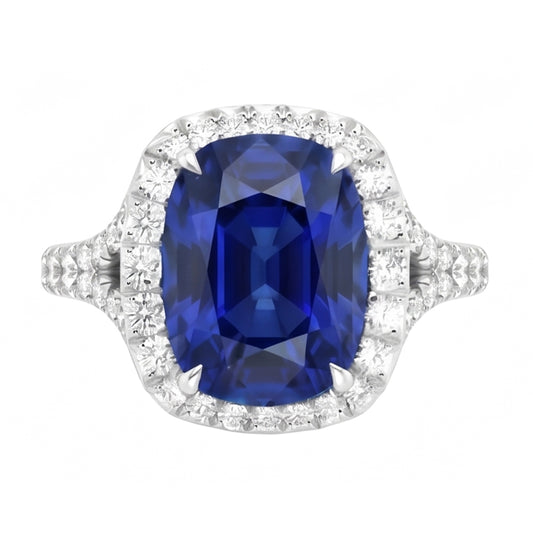 Anello con diamante ovale con zaffiro blu Halo 5.50 carati con gambo diviso pavé