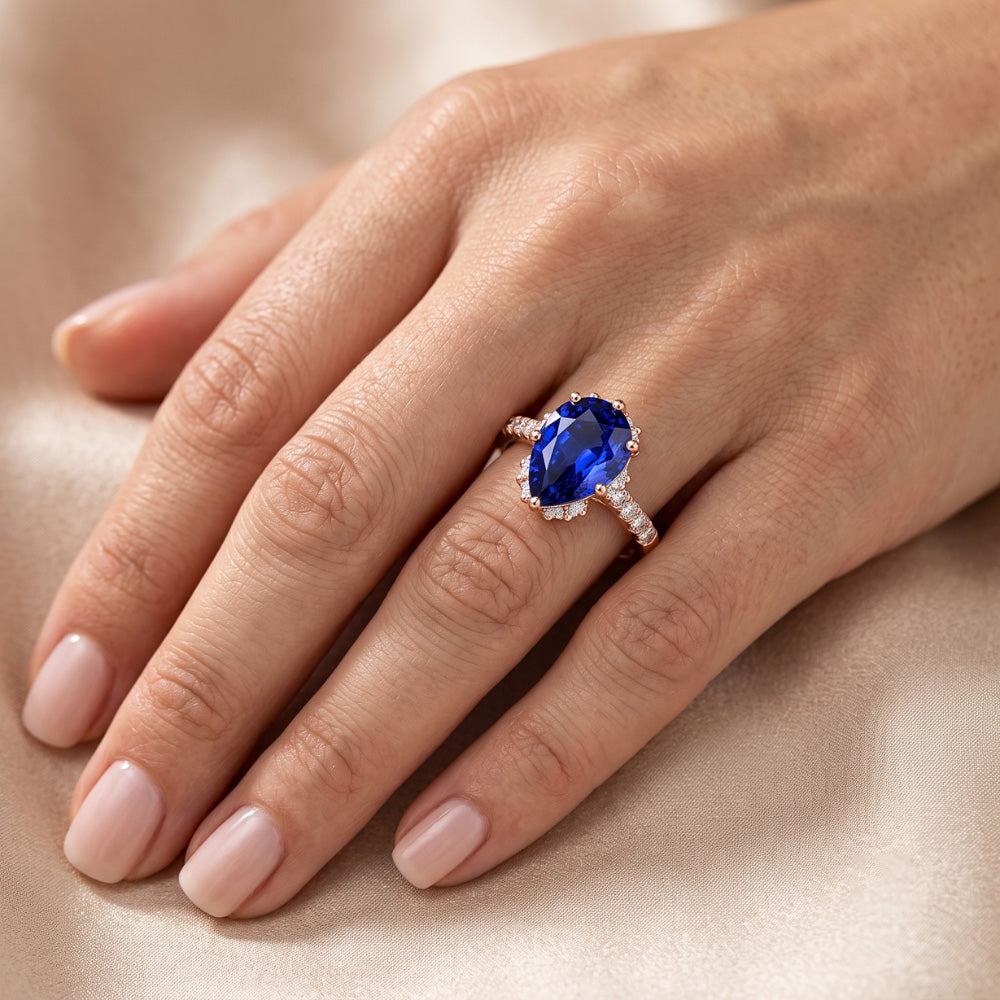 Anello con diamanti Halo Pear Blue Sapphire Ring 4 carati in oro rosa 14K