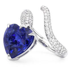 Anello con diamanti a forma di cuore con zaffiro blu. stile intrecciato. 5 carati