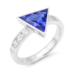 Anello con diamanti baguette Trilioni di castoni con zaffiro blu 1.75 carati