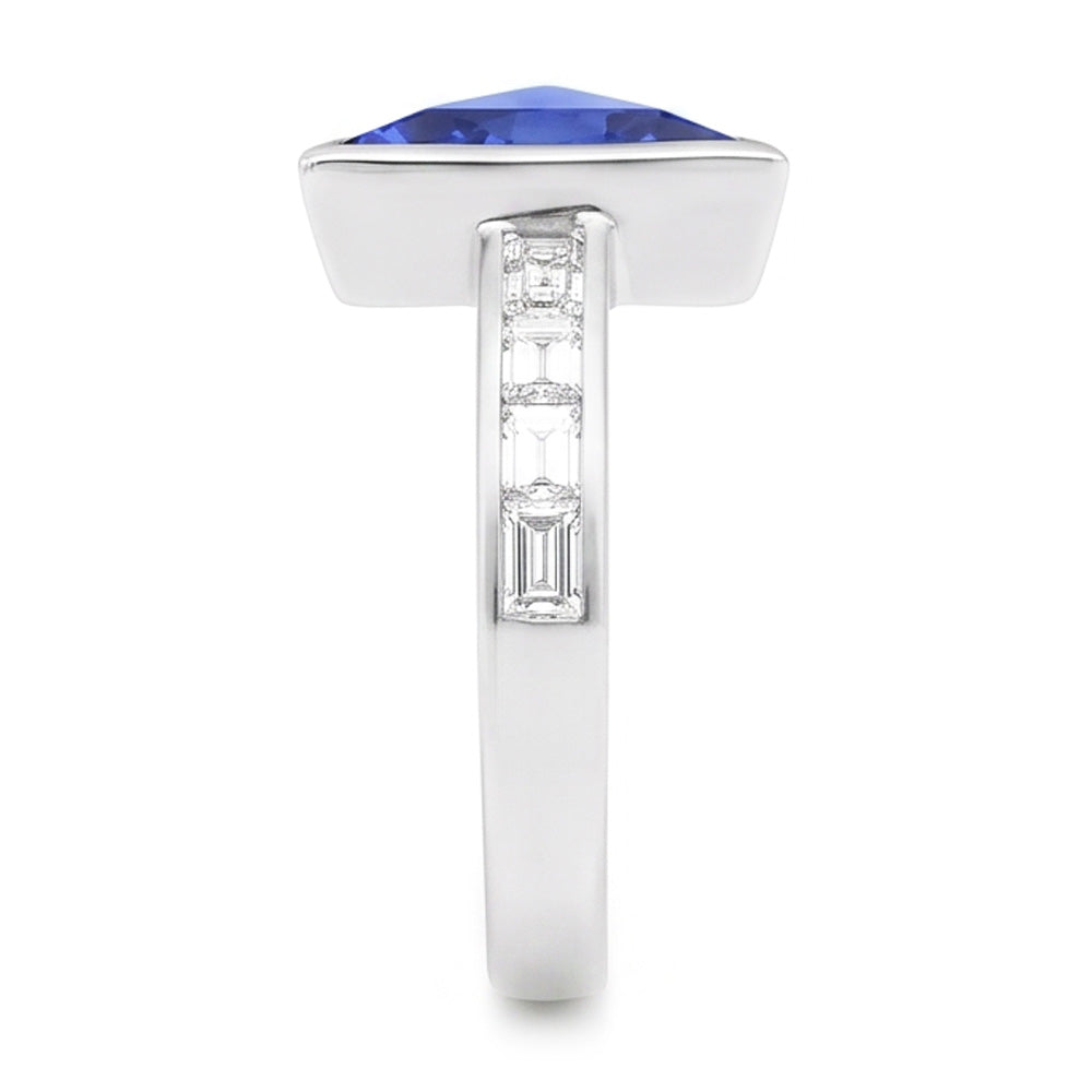 Anello con diamanti baguette Trilioni di castoni con zaffiro blu 1.75 carati