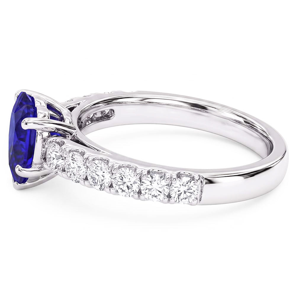 Anello con gemma di zaffiro a forma di cuore e accenti di diamanti a doppia pavé 3.50 carati