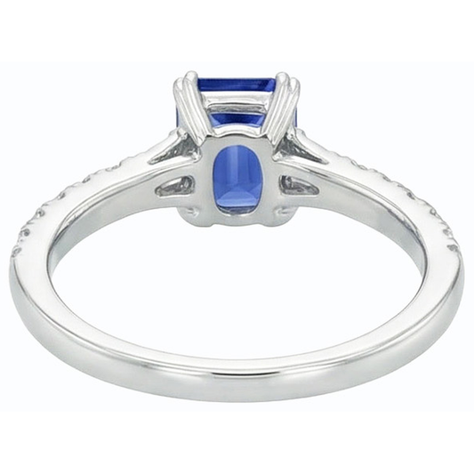 Anello con gemme di zaffiro blu baguette da 3,50 carati e accenti rotondi in oro bianco 14K