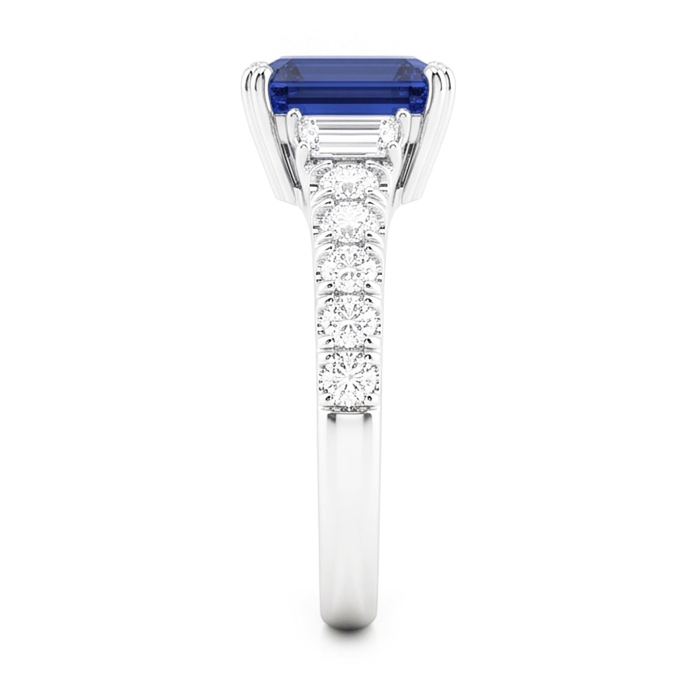Anello con gemme di zaffiro blu baguette da 3,50 carati e accenti rotondi in oro bianco 14K