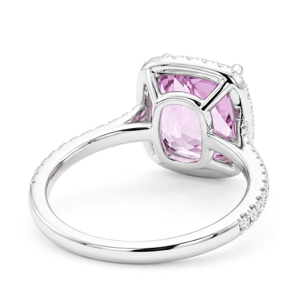 Anello con kunzite rosa e diamanti taglio cuscino in oro bianco 14 kt 30.40 ct