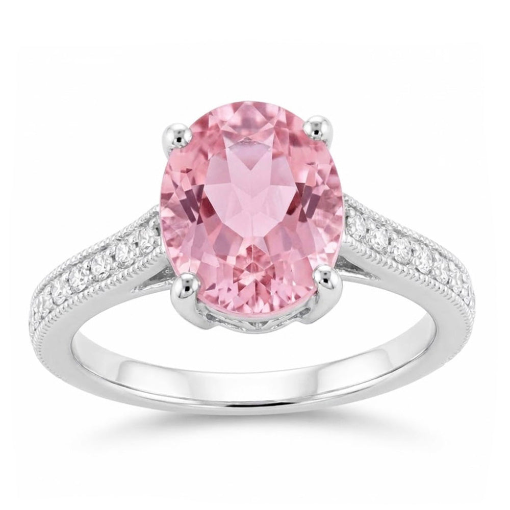 Anello con kunzite rosa e diamanti taglio ovale in oro bianco 14 kt 10.50 ct