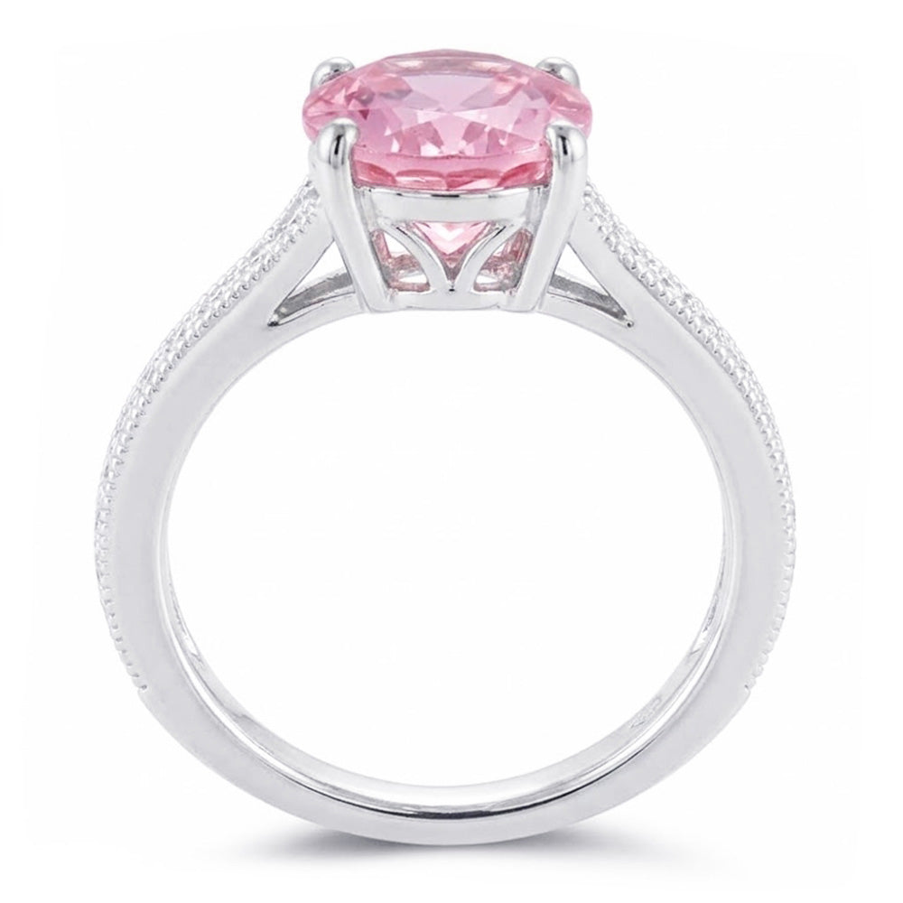 Anello con kunzite rosa e diamanti taglio ovale in oro bianco 14 kt 10.50 ct