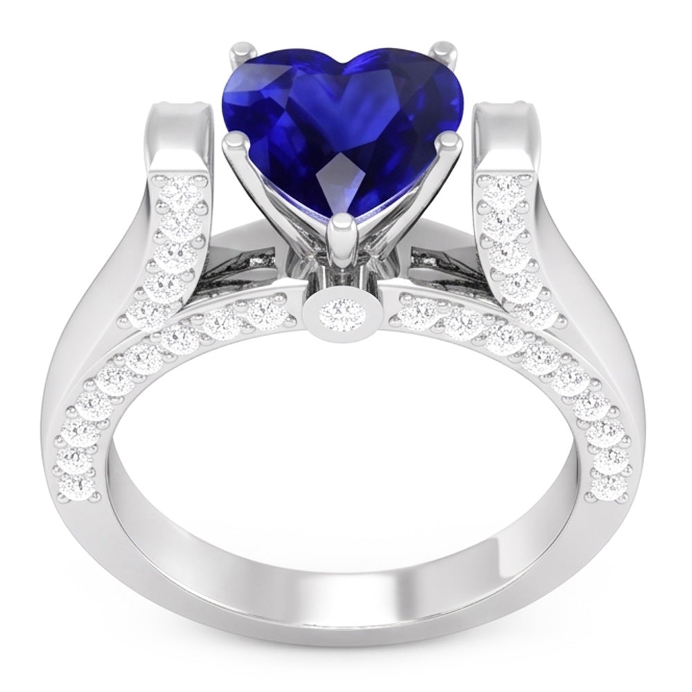 Anello con pietre preziose a taglio cuore. zaffiro dello Sri Lanka. diamanti da 4 carati