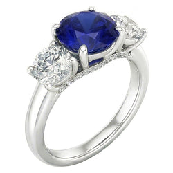 Anello con tre pietre di zaffiro blu rotondo e diamanti rotondi 2.50 carati
