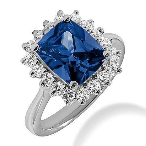 Anello grande cuscino in oro bianco con zaffiro di Ceylon e diamanti rotondi da 4 ct - harrychadent.it