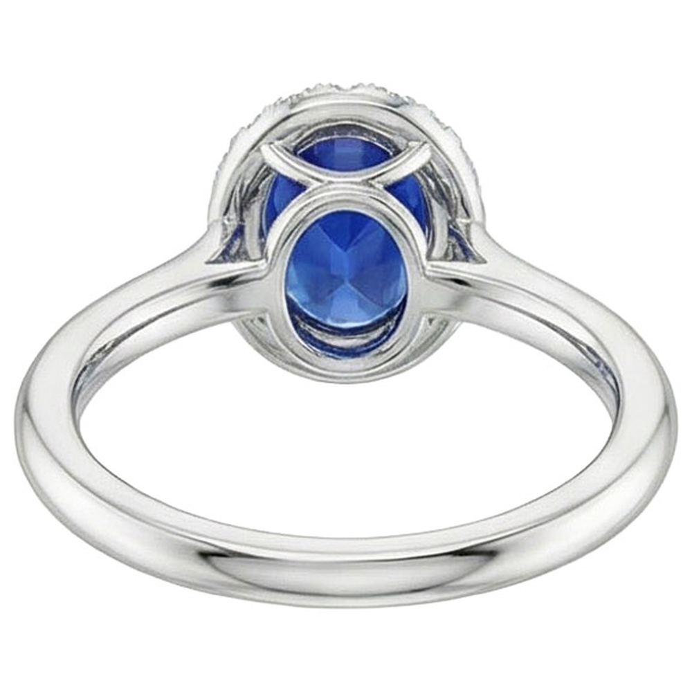Anello con zaffiro Ceylon ovale 3 carati e diamanti in oro bianco 14K