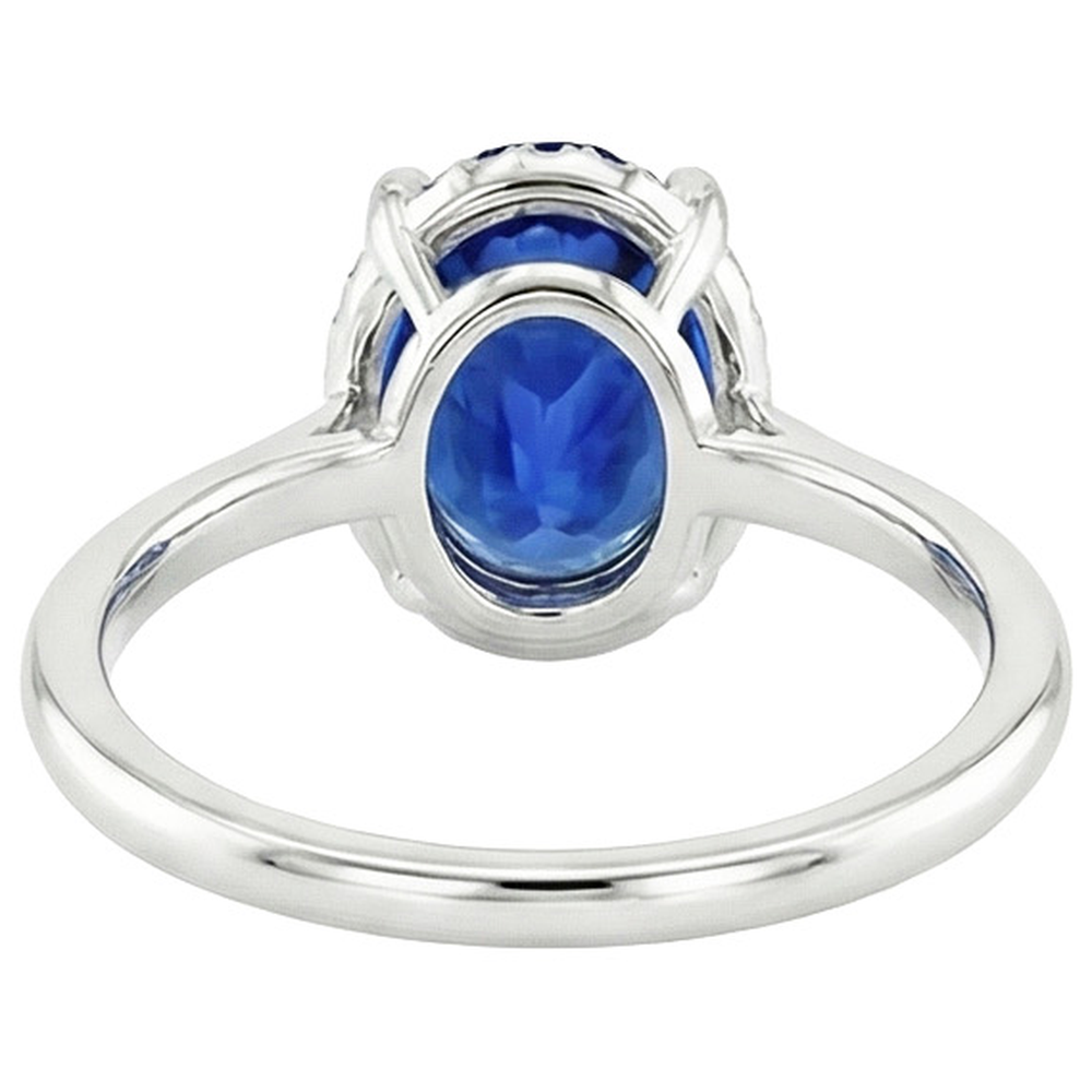 Anello con zaffiro Halo Ceylon taglio ovale 3.50 carati con montatura a griffe