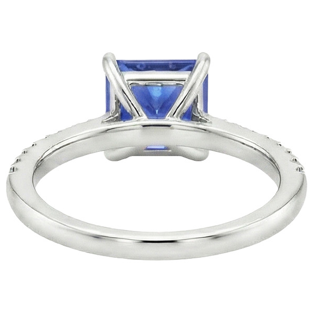 Anello con zaffiro Princess Ceylon e diamante rotondo 5.75 carati in oro bianco