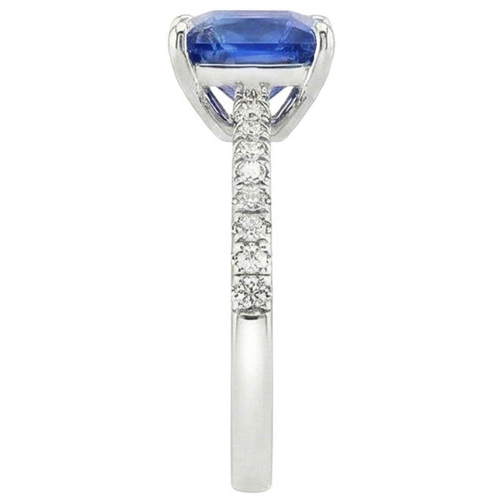 Anello con zaffiro Princess Ceylon e diamante rotondo 5.75 carati in oro bianco