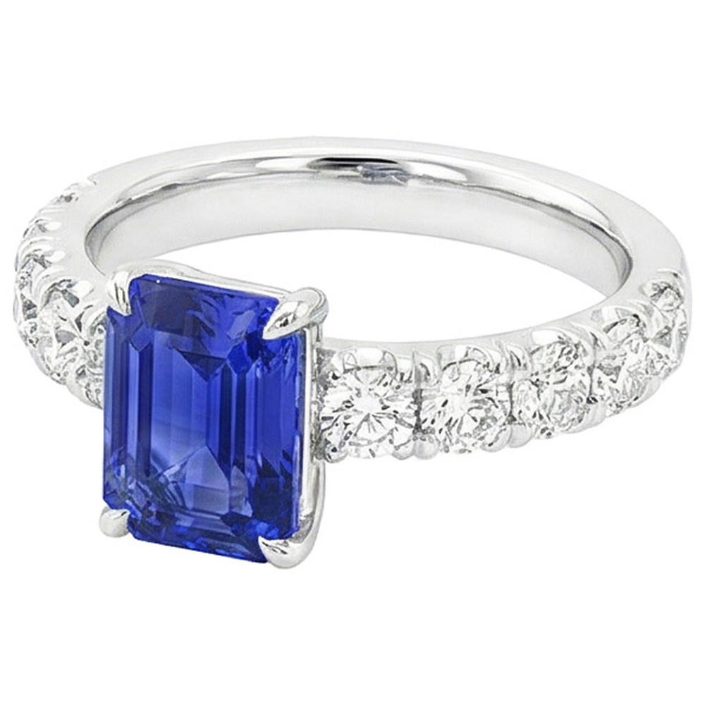 Anello con zaffiro Smeraldo Ceylon 5 carati e Pavé di diamanti in oro bianco 14 carati