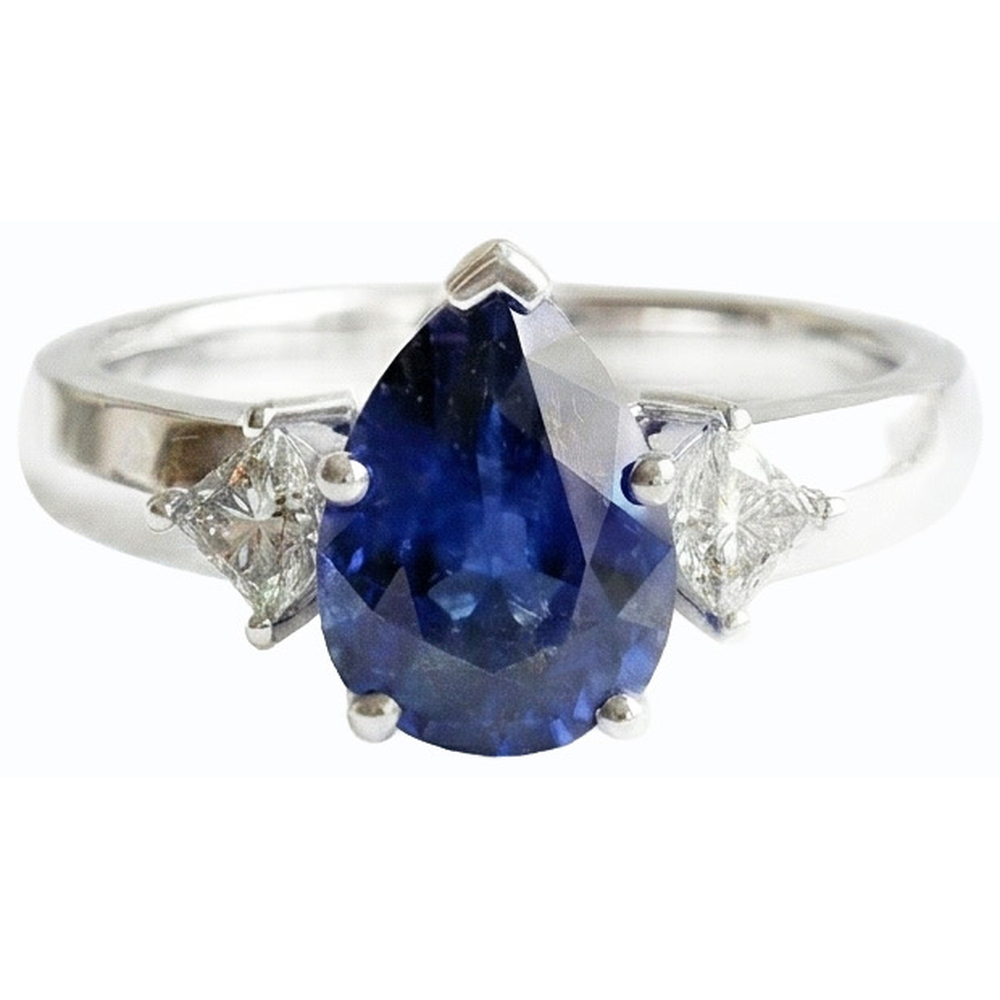 Anello con zaffiro blu a forma di pera 3 carati e diamanti princess 3 pietre in oro 14K