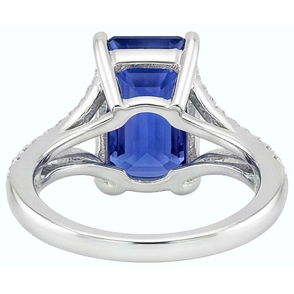 Anello con zaffiro blu con pietra preziosa smeraldo 4,50 carati con gambo diviso in oro bianco