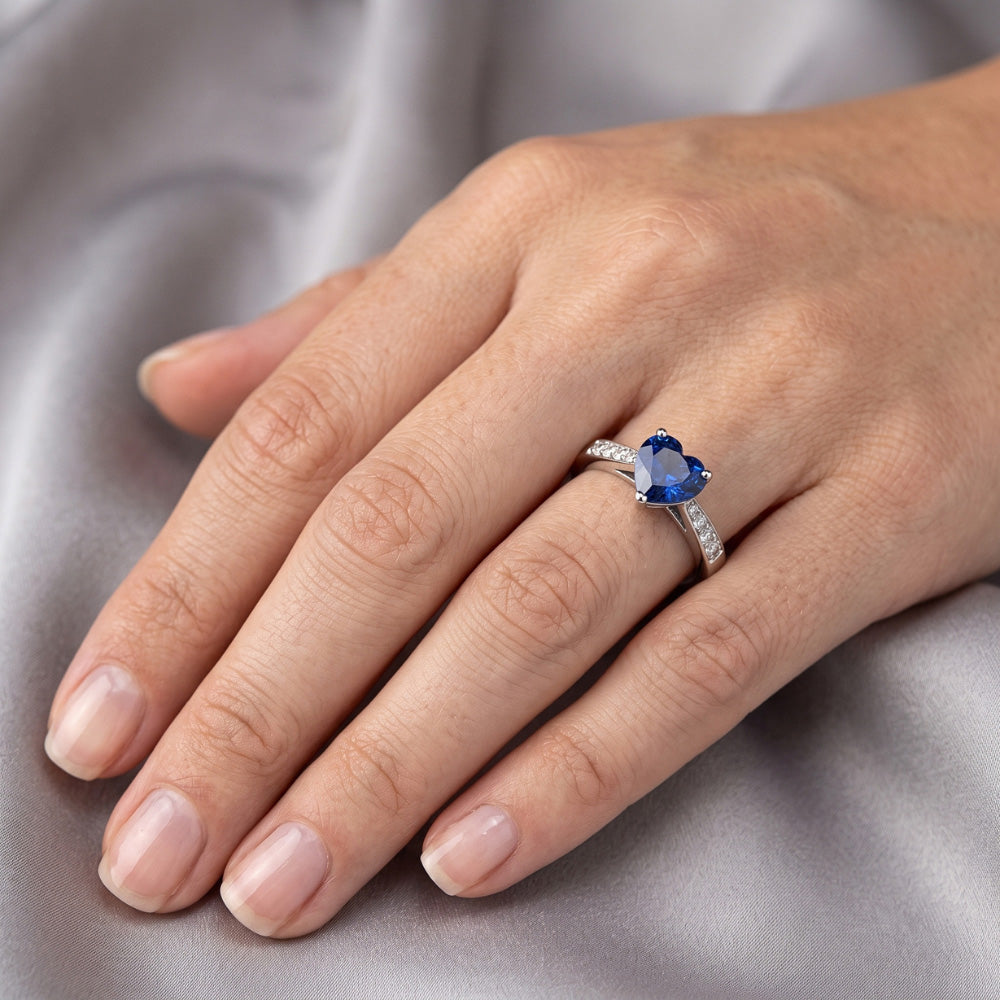 Anello con zaffiro blu cuore 2 carati Pietra preziosa naturale con diamante rotondo