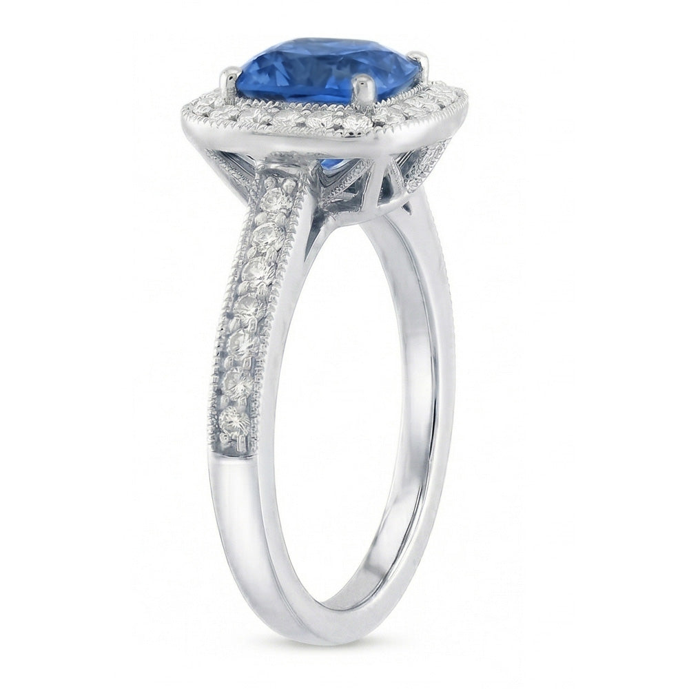 Anello con zaffiro blu cuscino da 3,40 carati dello Sri Lanka e diamanti in oro bianco 14K