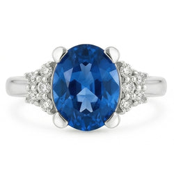 Anello con zaffiro blu dello Sri Lanka 4 carati e diamanti in oro bianco 14K