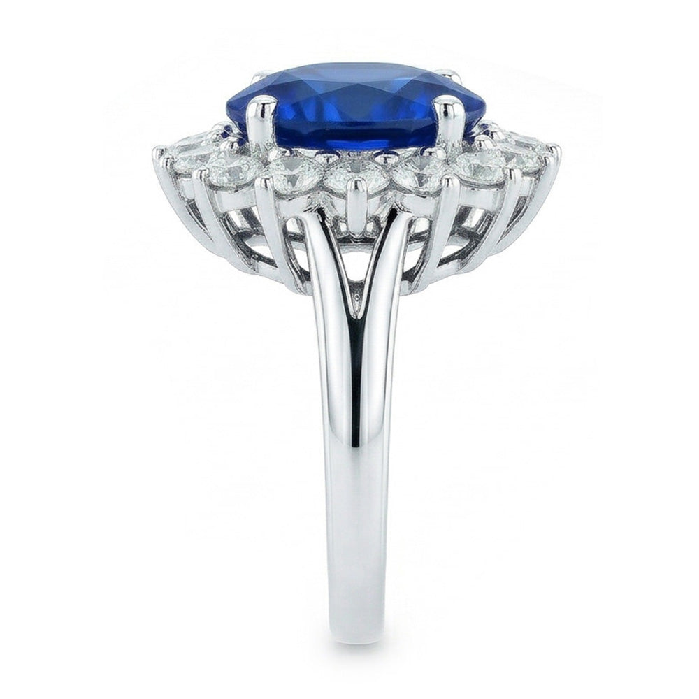 Anello con zaffiro blu di Ceylon da 5,25 carati e diamante Round WG in oro 14K
