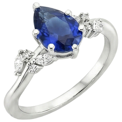 Anello con zaffiro blu naturale e marquise. diamanti rotondi 6.75 carati