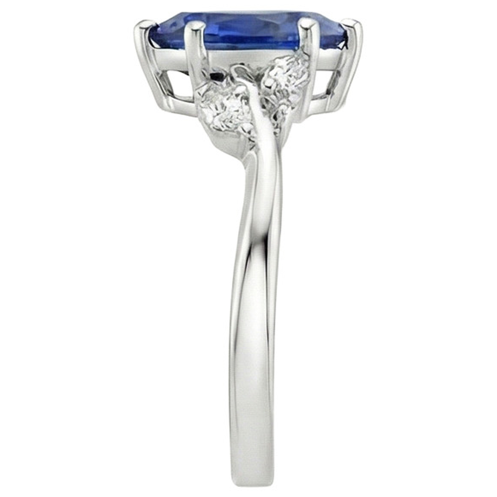 Anello con zaffiro blu naturale e marquise. diamanti rotondi 6.75 carati
