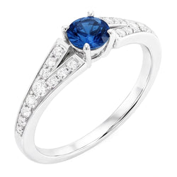 Anello con zaffiro blu rotondo con gambo diviso in oro bianco 14K 1.75 carati