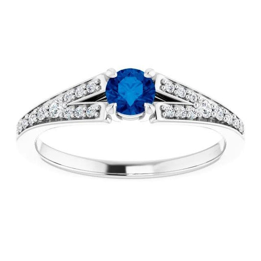 Anello con zaffiro blu rotondo con gambo diviso in oro bianco 14 carati 1.75 carati - harrychadent.it
