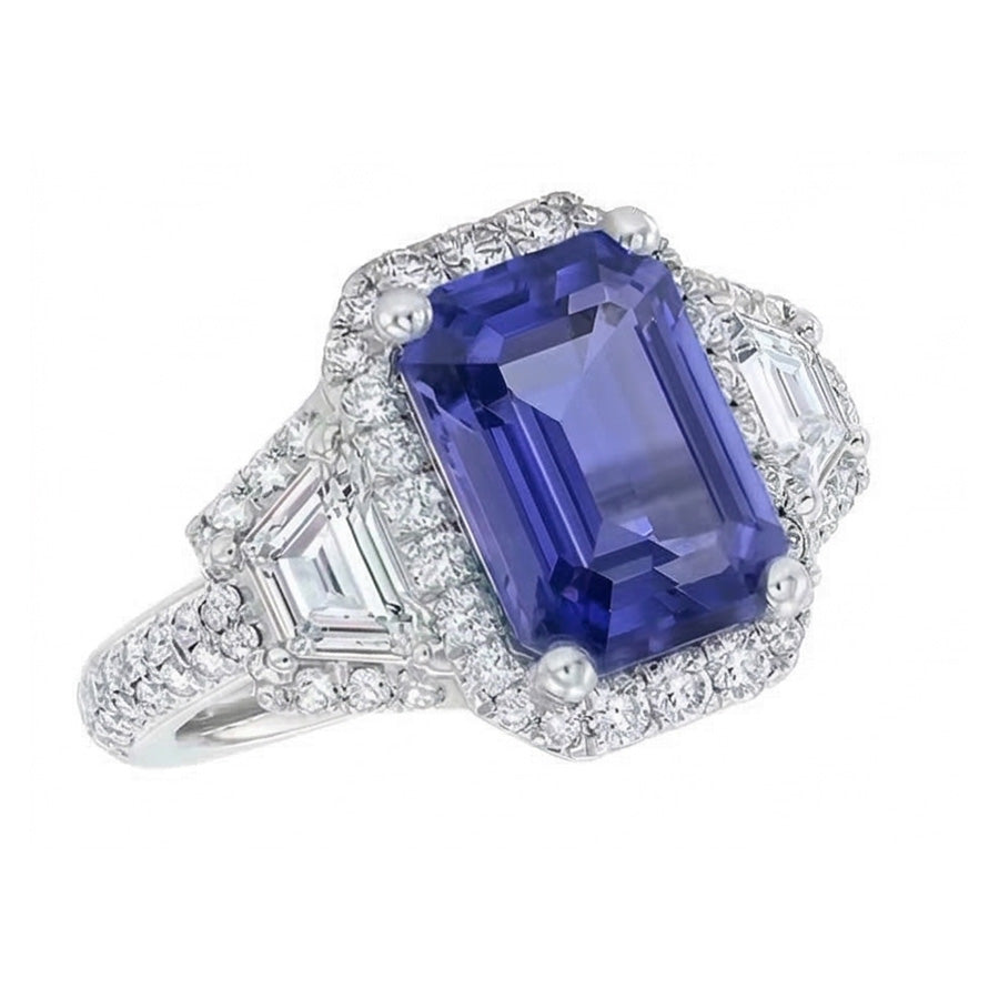 Anello con zaffiro blu smeraldo Halo 4.50 carati trapezoidale e diamanti rotondi