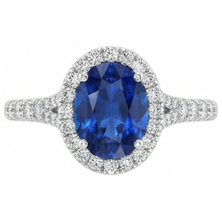 Anello con zaffiro dello Sri Lanka da 4 carati e diamanti incastonati in oro bianco 14K