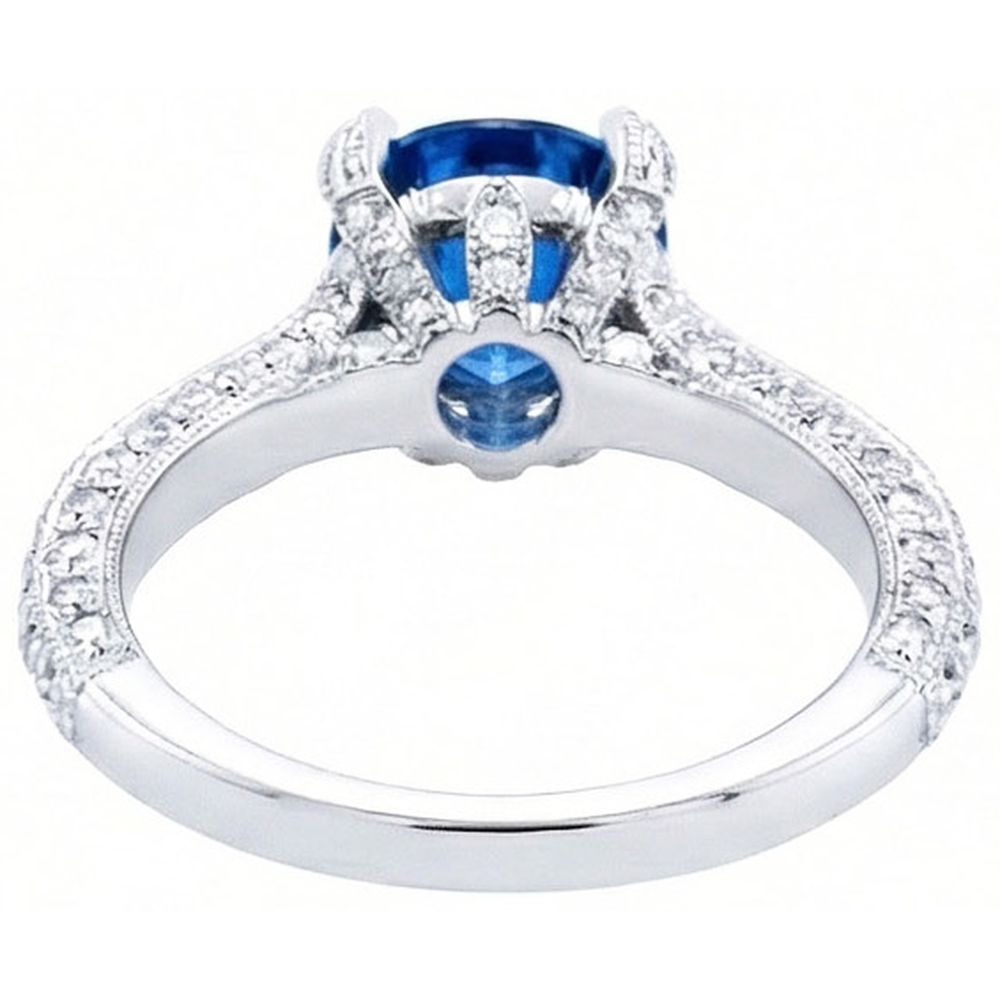 Anello con zaffiro dello Sri Lanka da 4,50 carati e diamanti taglio rotondo