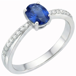 Anello con zaffiro dello Sri Lanka taglio ovale da 2,30 carati e diamanti tondi in G bianco 14K