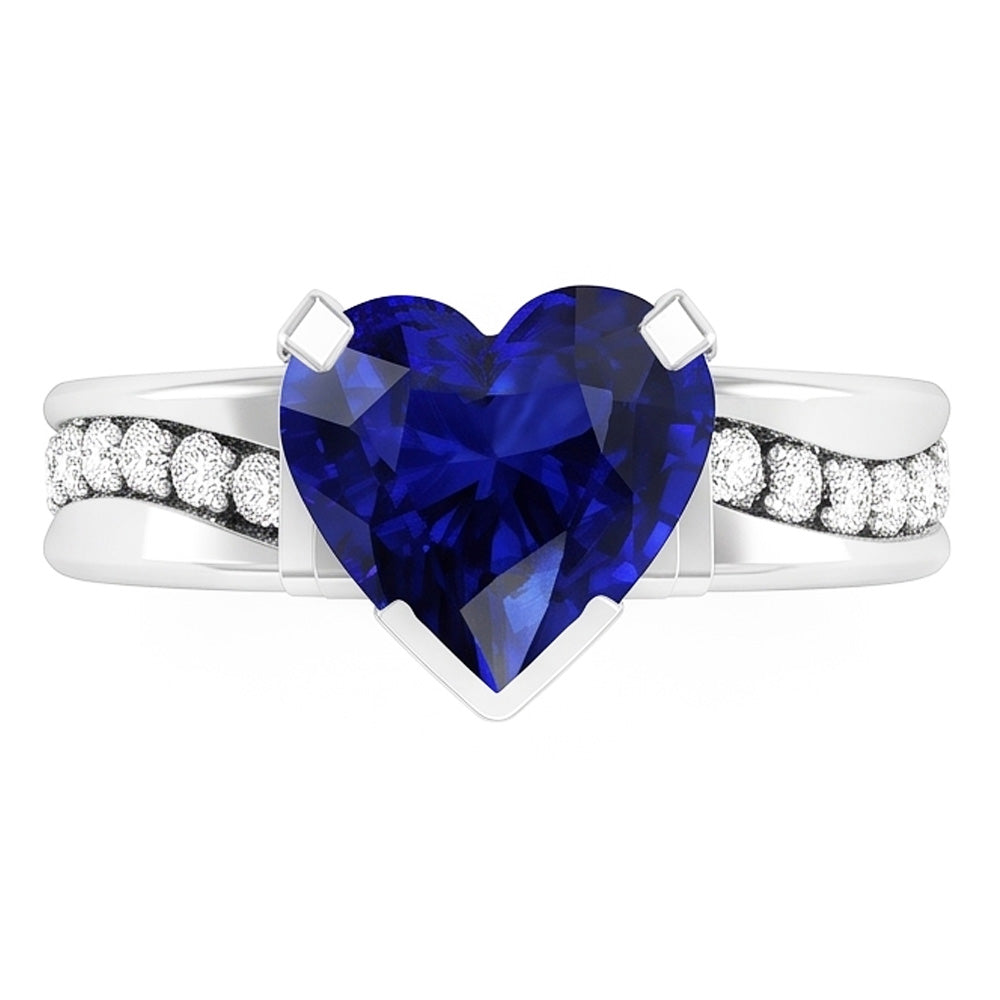 Anello con zaffiro di Ceylon a forma di cuore di gioielli con diamanti. gambo spesso di 4 carati