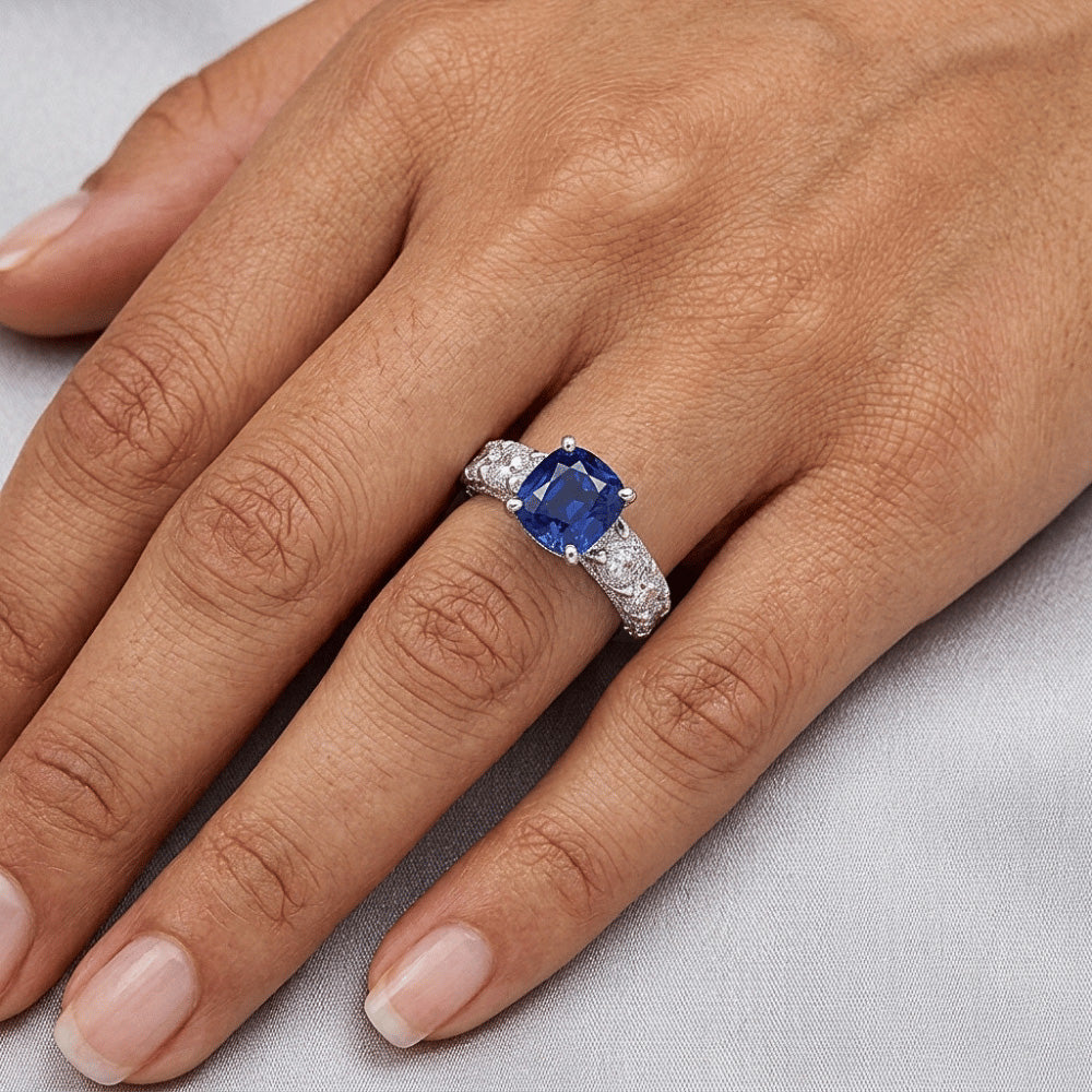 Anello con zaffiro di Ceylon con cuscino per anniversario di diamanti 2.50 carati