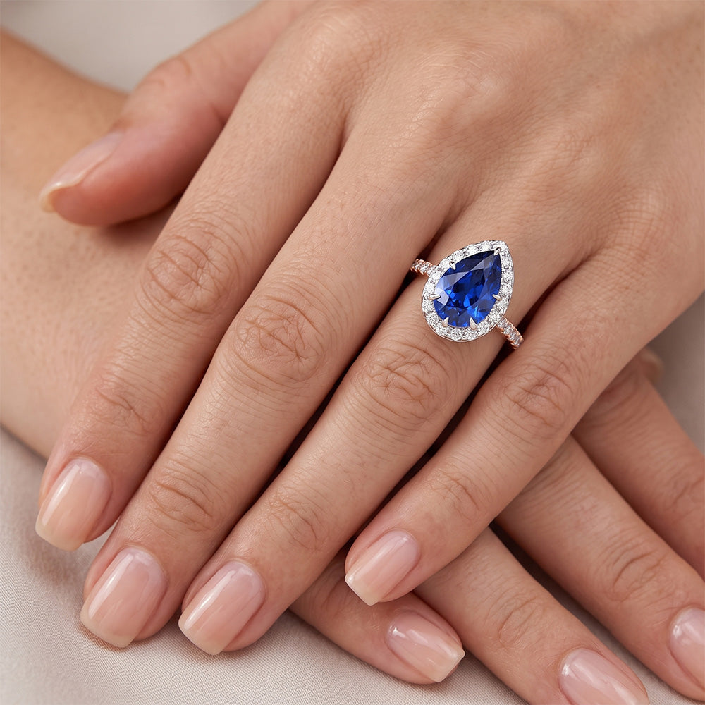 Anello con zaffiro e diamanti