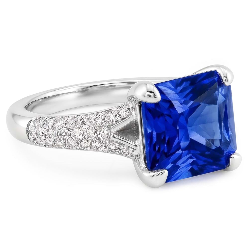 Anello con zaffiro radioso 4 carati e pavé di gioielli con diamante a gambo diviso in 14K