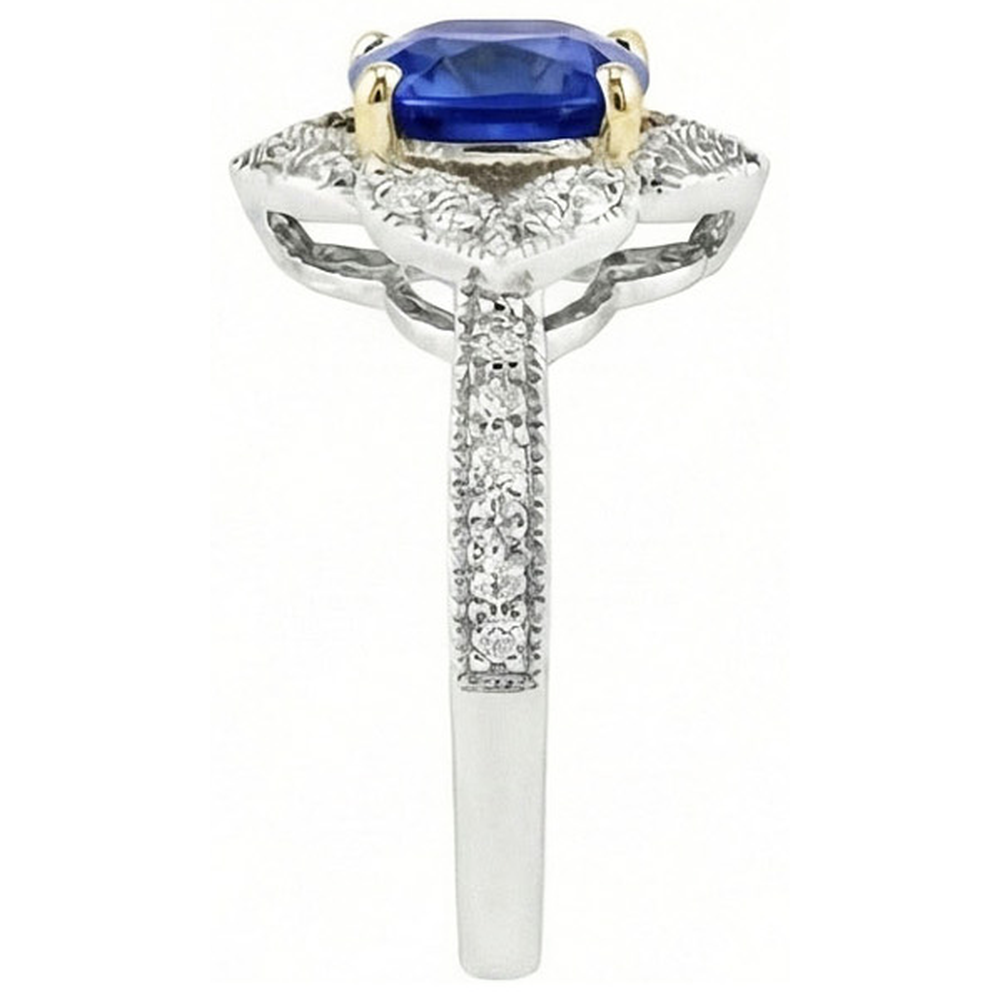 Anello cuscino con zaffiro dello Sri Lanka e diamanti 5,65 ct. Oro bicolore