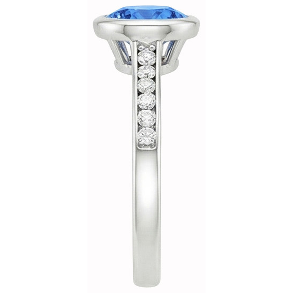 Anello da 3,50 ct con castone in oro bianco 14K con zaffiro di Ceylon rotondo e diamanti