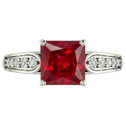 Anello da 4.40 carati con rubino rosso principessa e diamanti scintillanti in oro 14K