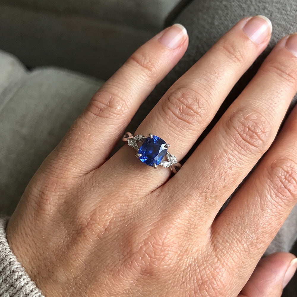 Anello da donna con diamante marquise e cuscino zaffiro Five Stone 2.75 carati