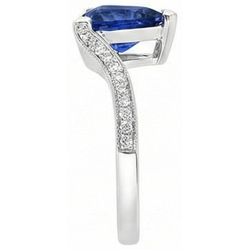 Anello da donna con diamante trilioni di zaffiro blu profondo 2.50 carati con gambo diviso