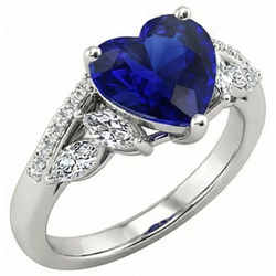 Anello da donna con pietre preziose. cuore. zaffiro. marquise e diamanti rotondi 4 carati