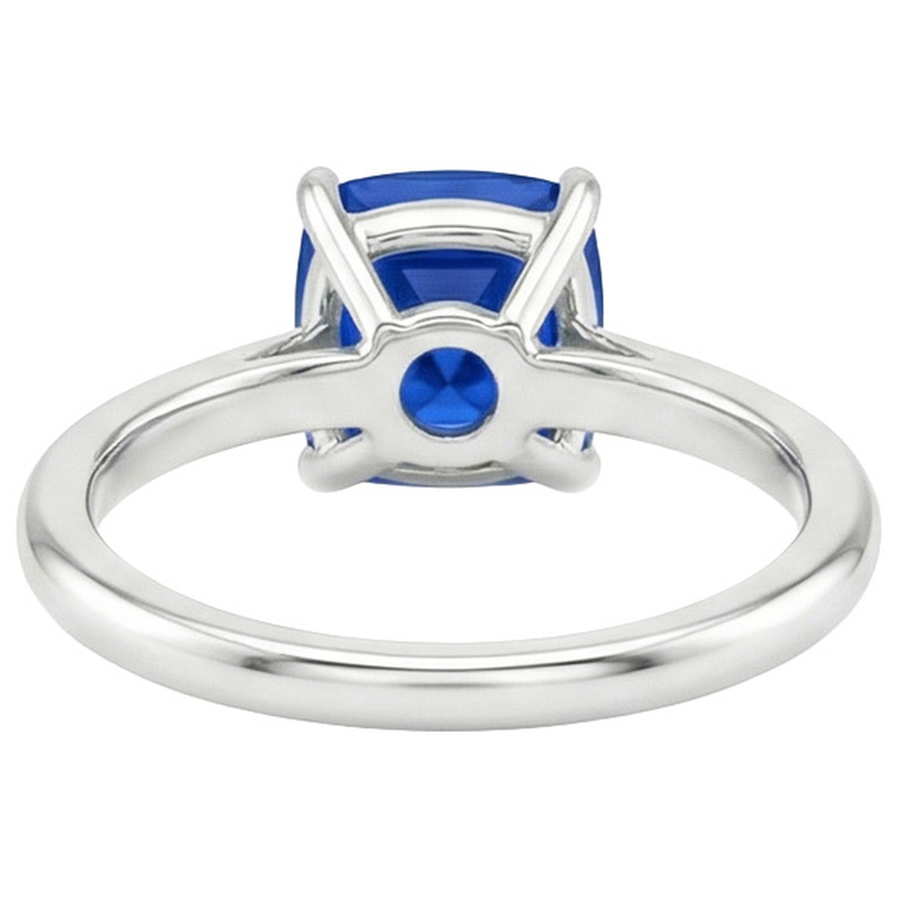 Anello da donna con pietre preziose. solitario. cuscino con zaffiro dello Sri Lanka. 2.25 carati